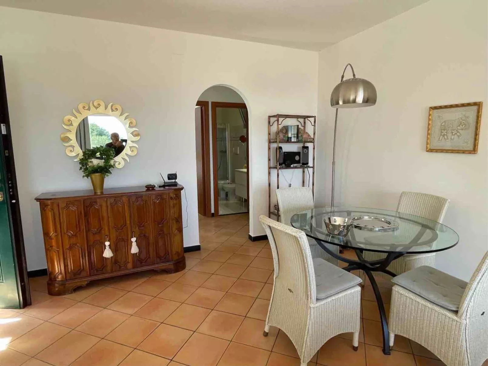 Junges Haus' Wohnung mit Wasserblick-Binnen