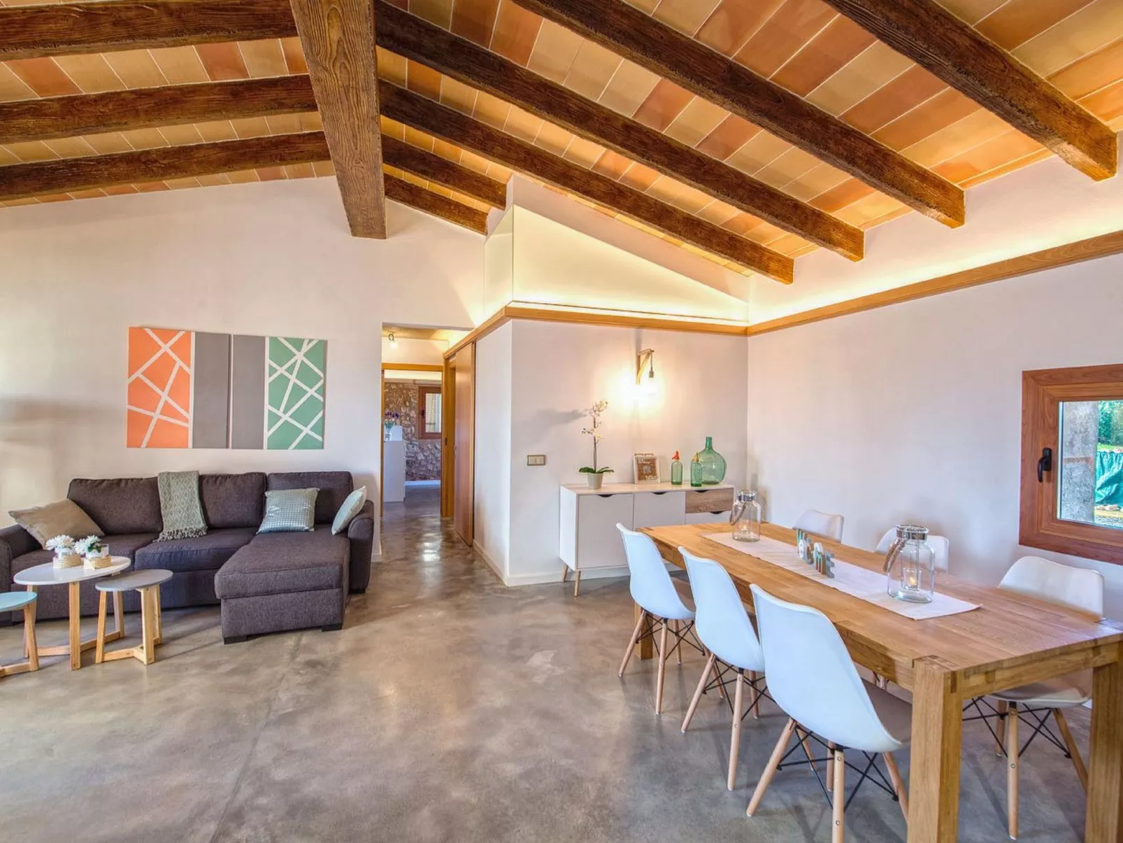 Luxuriöse Finca im modernen Stil mit Pool und Klimaanlage-Binnen