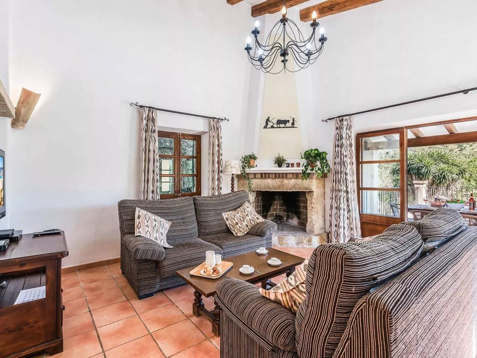 Finca Tomas, Cala Sant Vicenç-Binnen