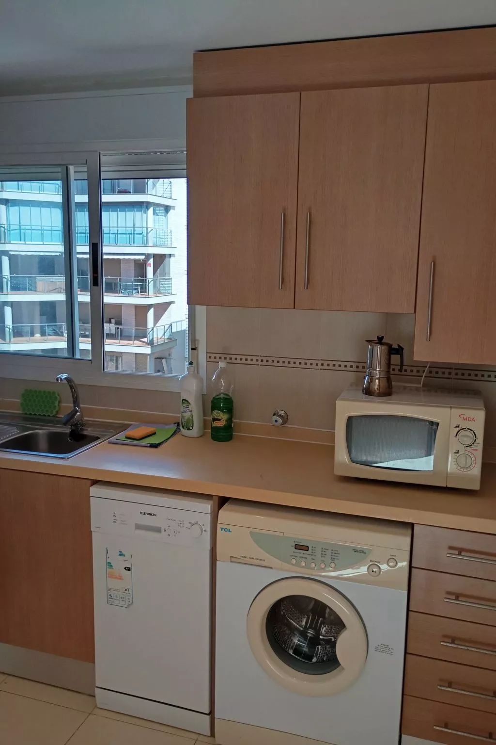 Drei-Schlafzimmer-Wohnung mit Blick auf das Meer-Binnen