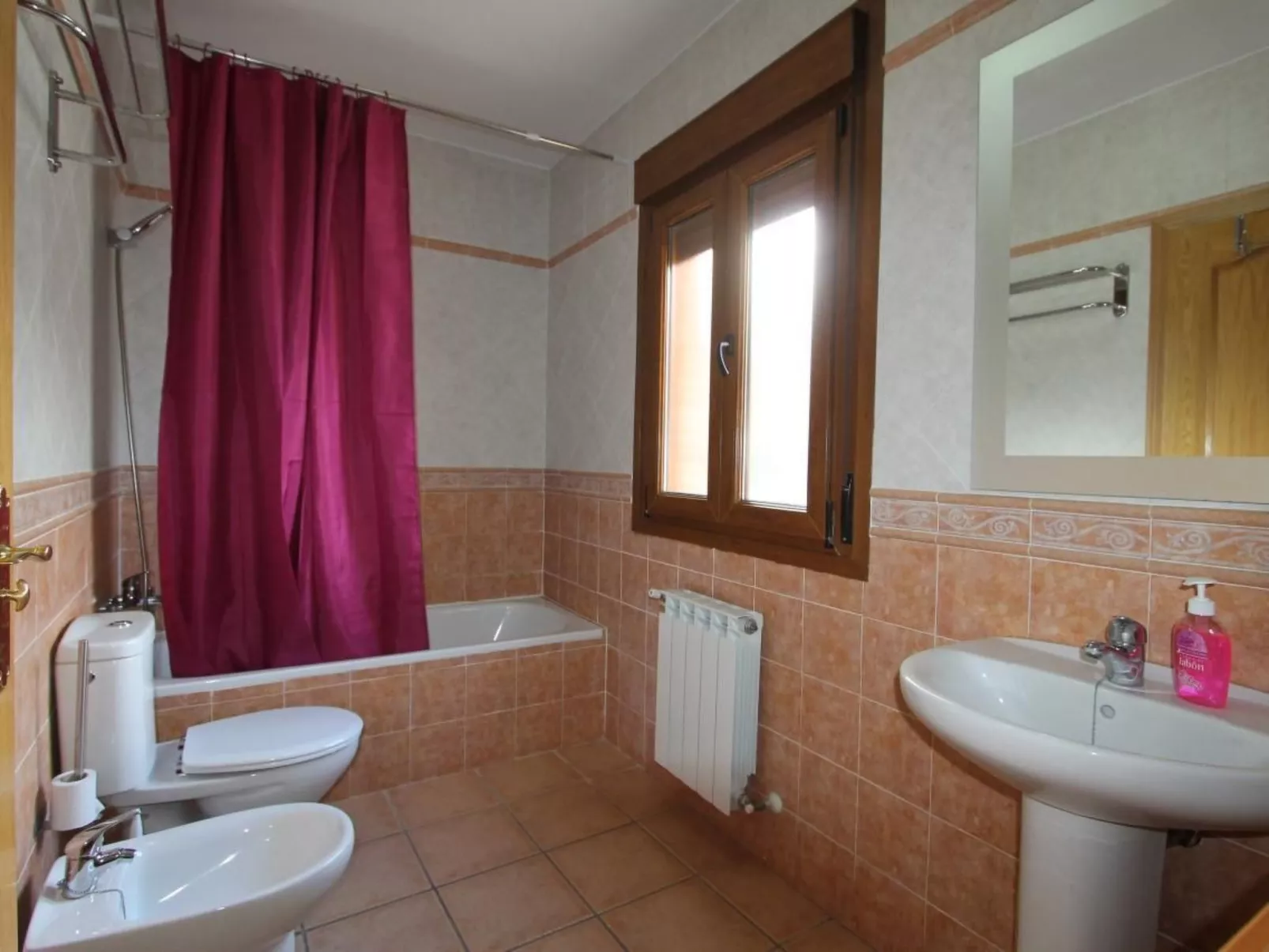 In Seseña mit großem Garten-Binnen