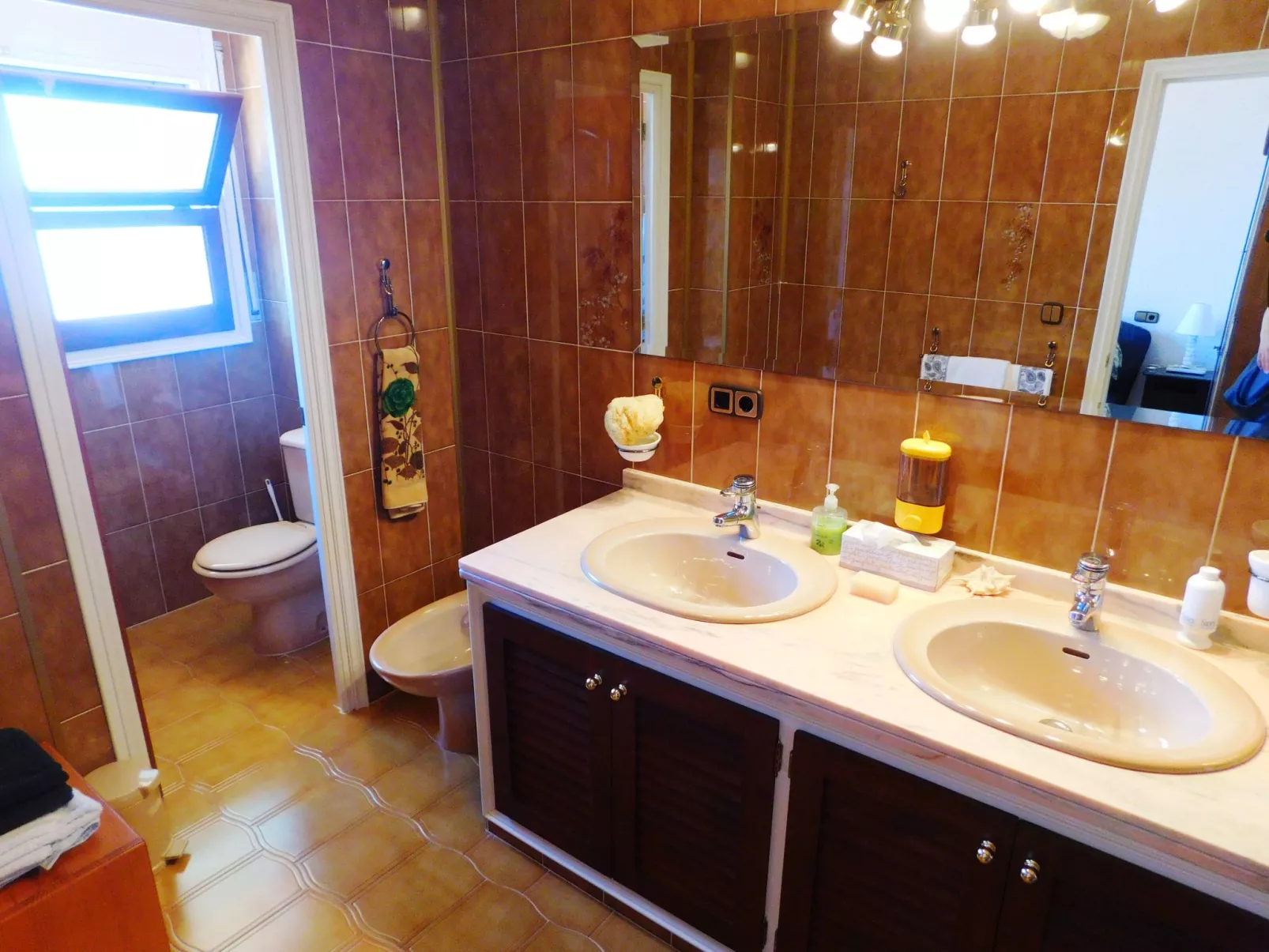 Wunderschönes Ferienhaus in Roses mit Großer Terrasse-Binnen