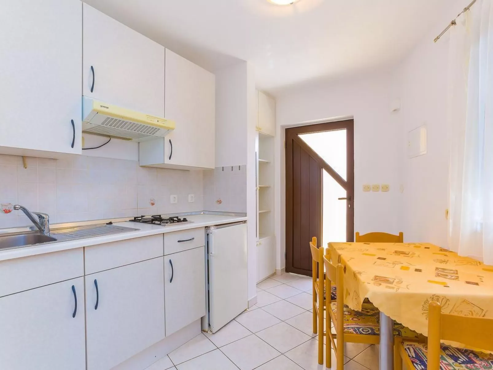 Für 4 Personen ca. 35 m&sup2; in Medulin, Istrien (Medulin und Umgebung)-Image-tags.info