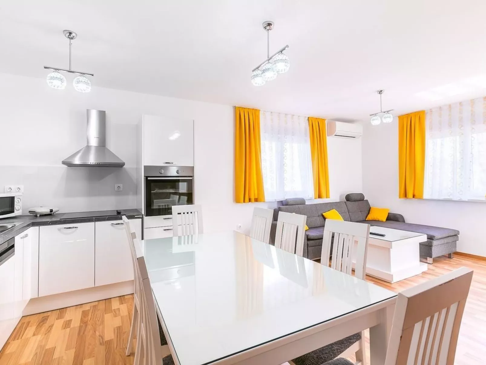 Für 7 Personen ca. 100 m&sup2; in Medulin, Istrien (Medulin und Umgebung)-Image-tags.info