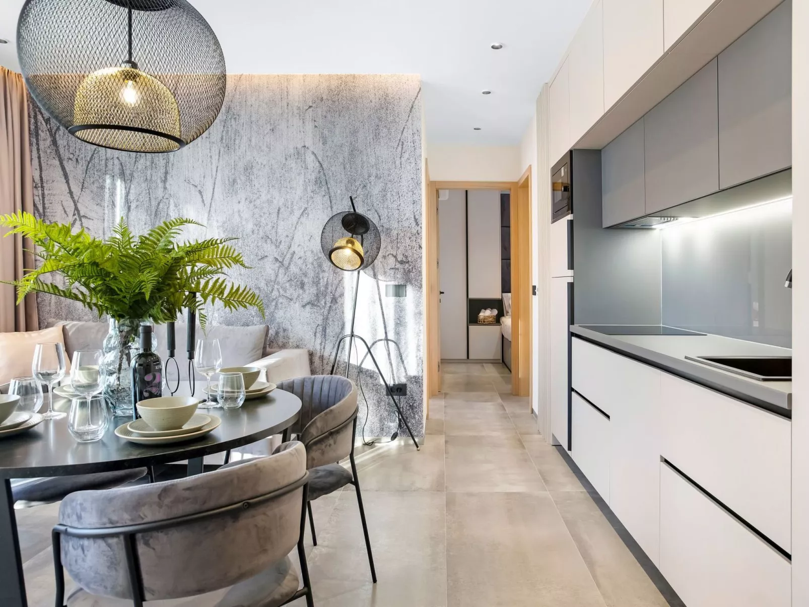 Fly Room - A1-Binnen