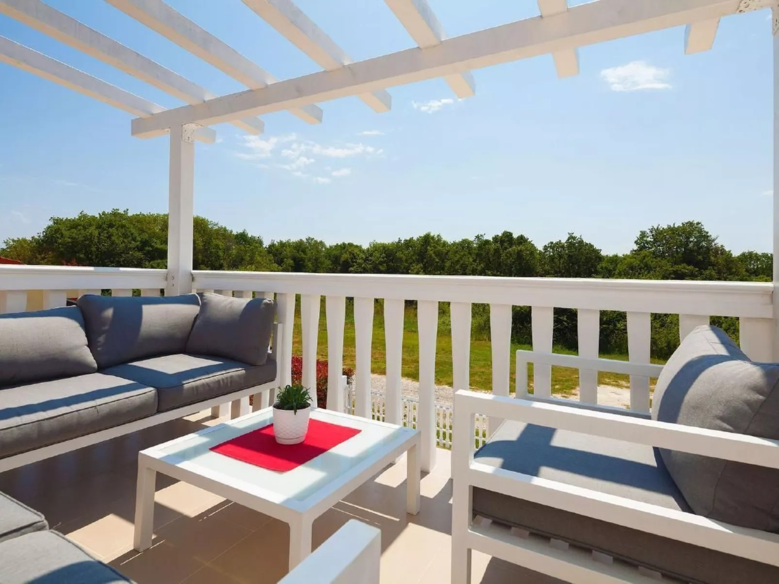 Moderne Ferienwohnung mit jacuzzi-Image-tags.info