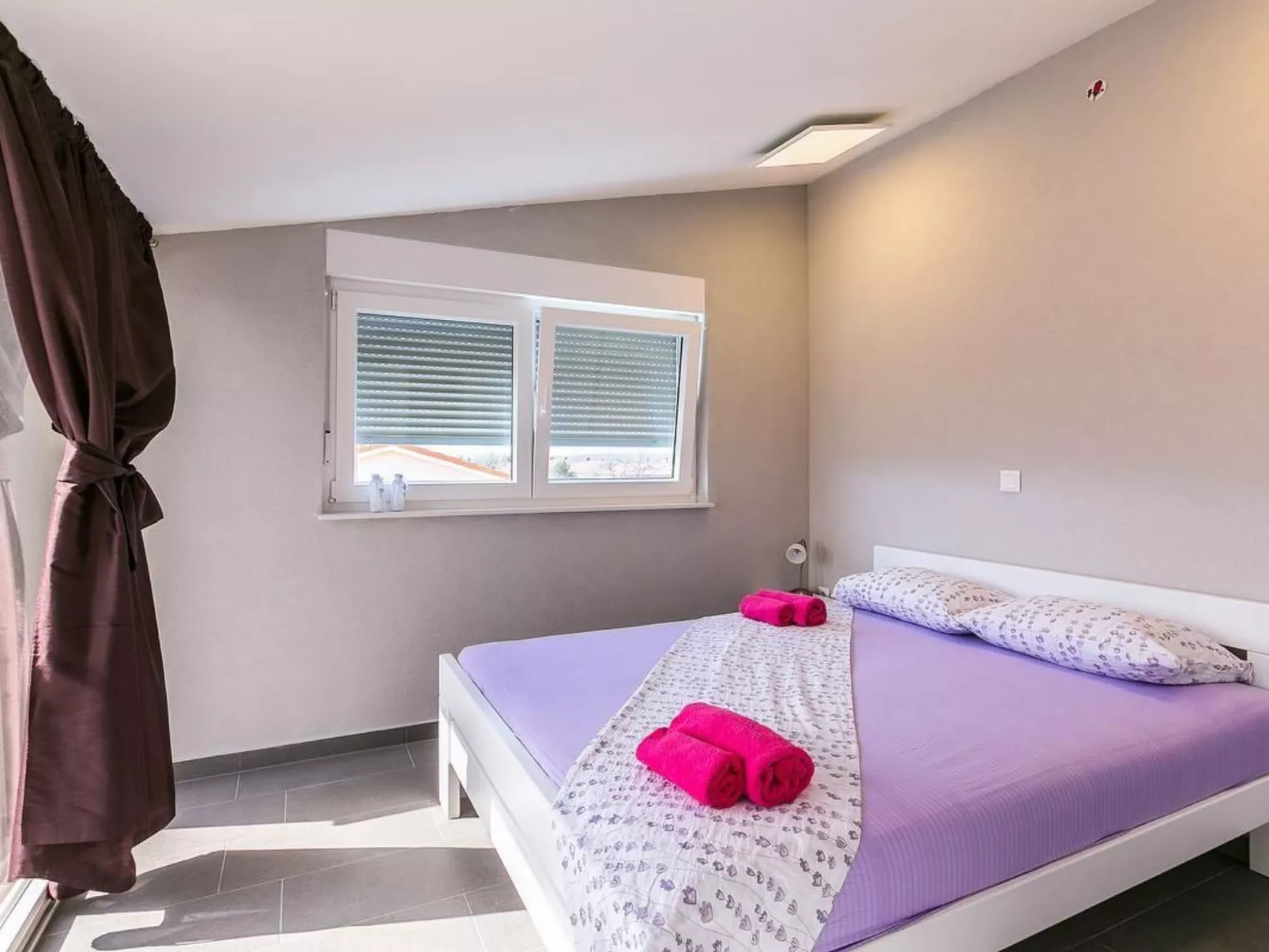 "Borka Kapovica" mit Balkon-Binnen