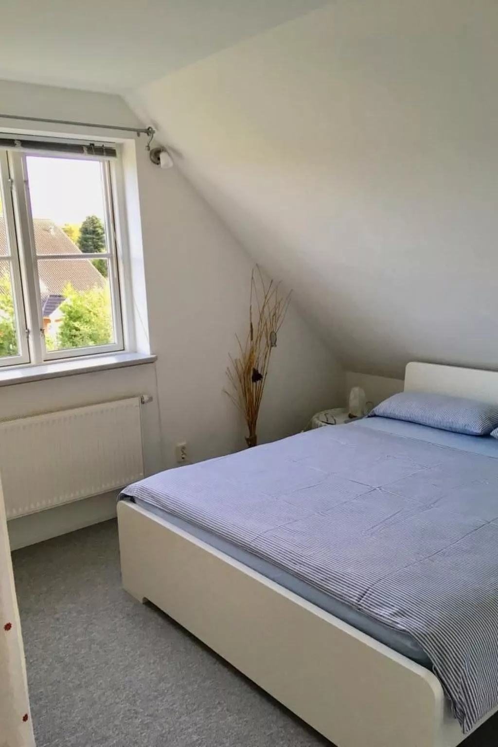 Helle Dachgeschosswohnung an der Flensburger Förde-Binnen