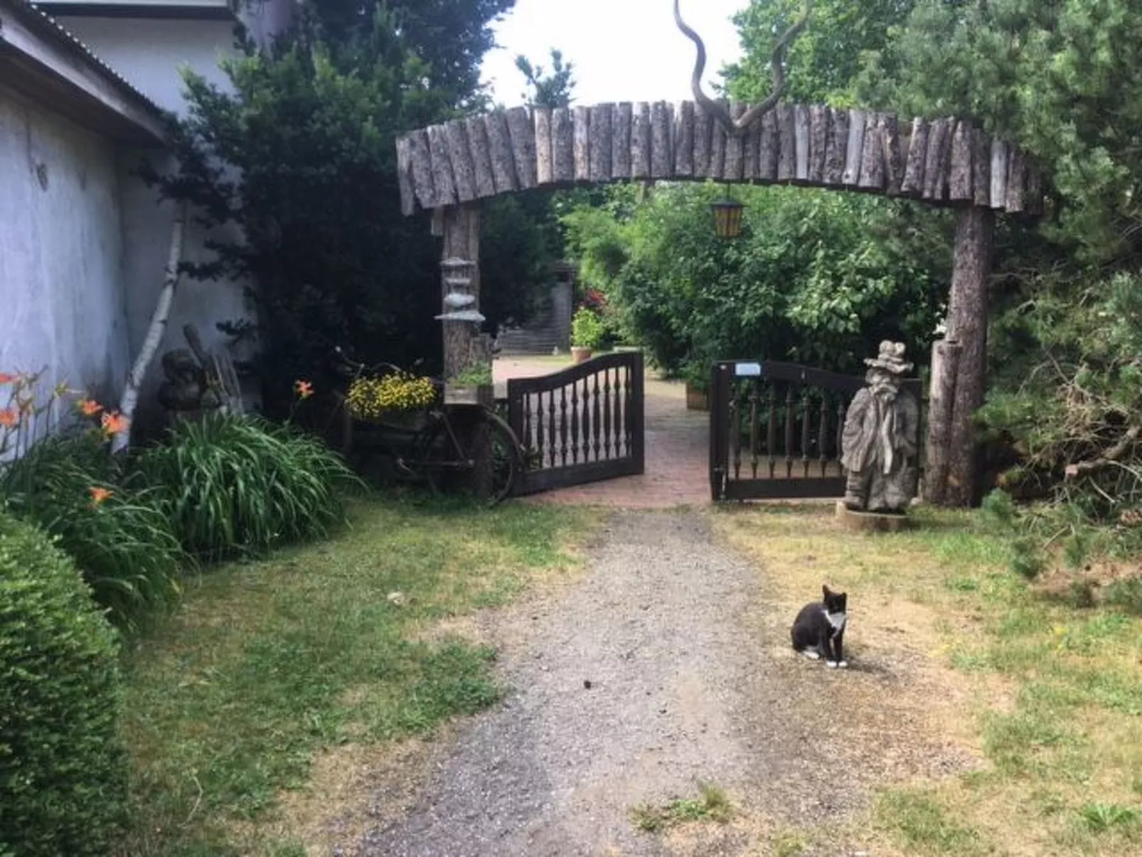 Modernisierte Ferienwohnung mit Balkon-Buiten