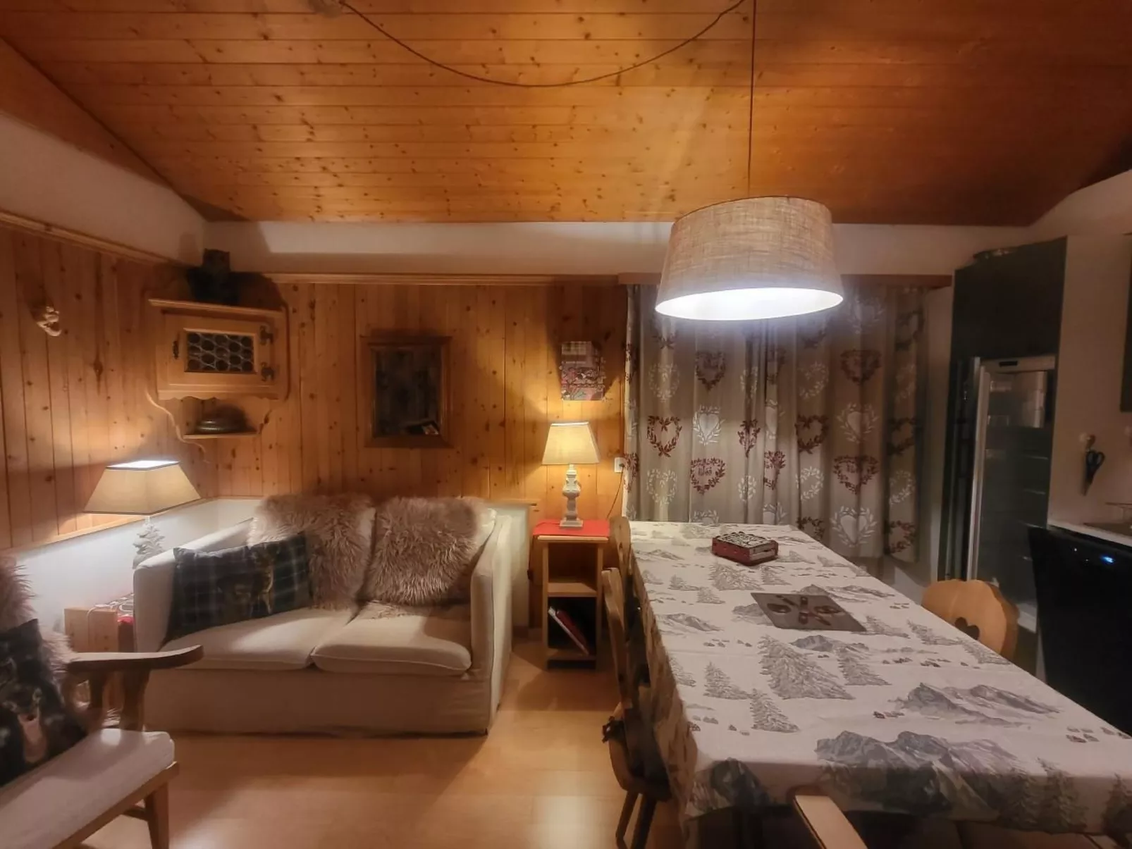 Chesa Azalee 10-Binnen