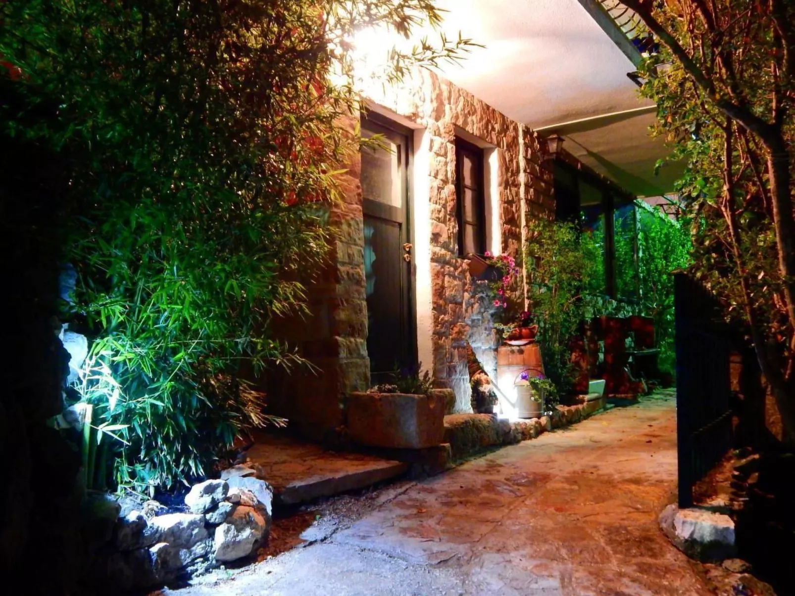 Schönes Haus in Makarska mit privatem Parkplatz-Buiten