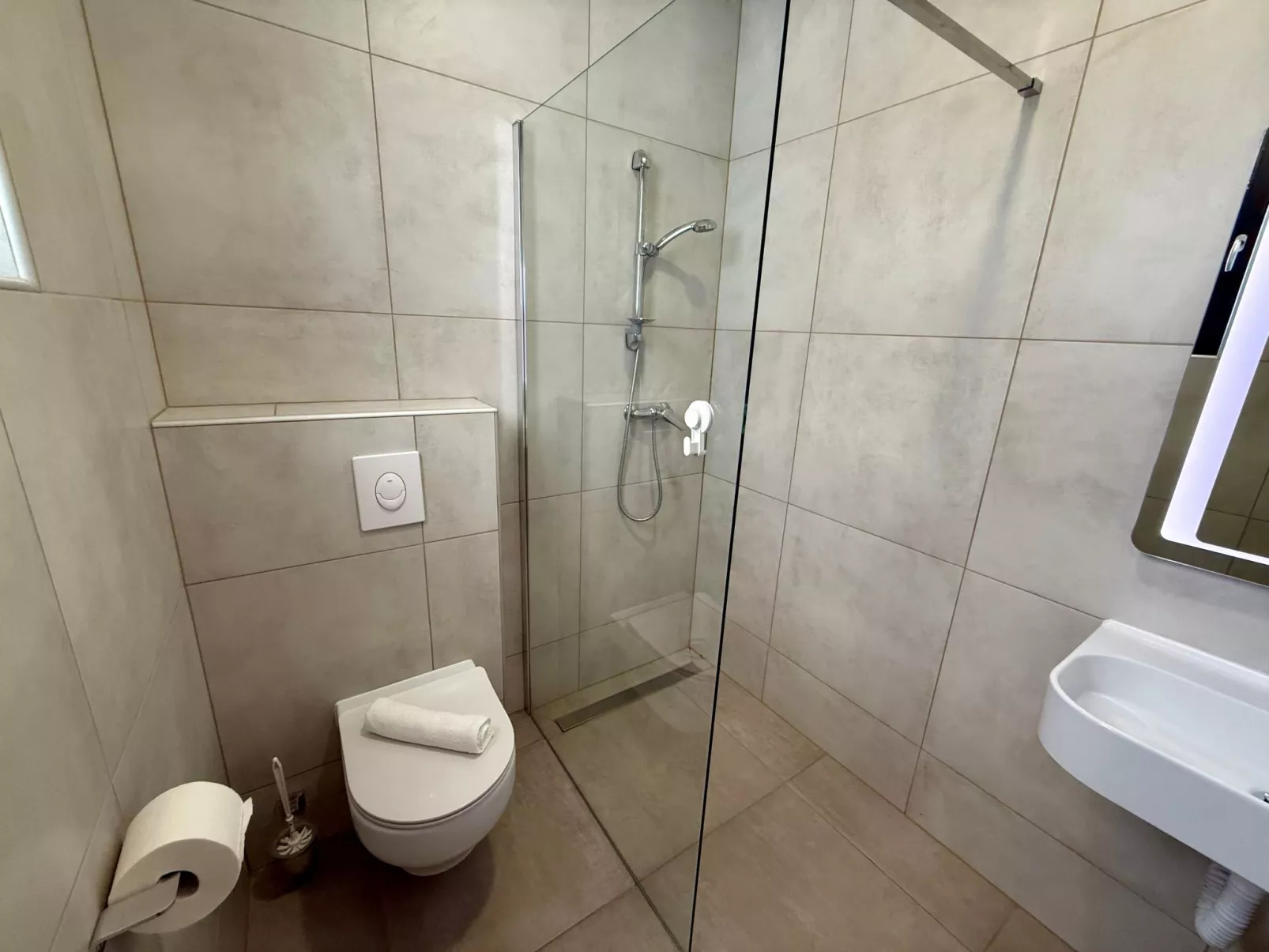 Schöne moderne Villa v-Binnen