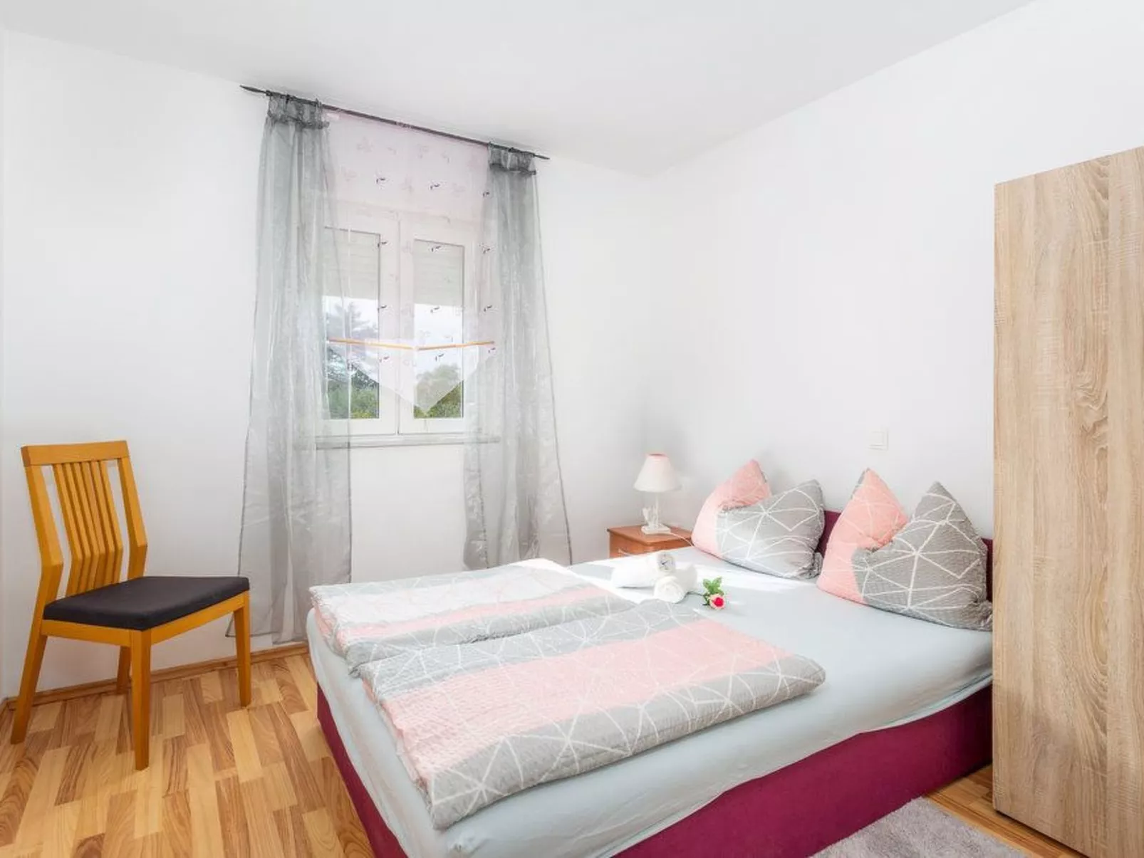 "Nette App in der Nähe des Pools"-Binnen