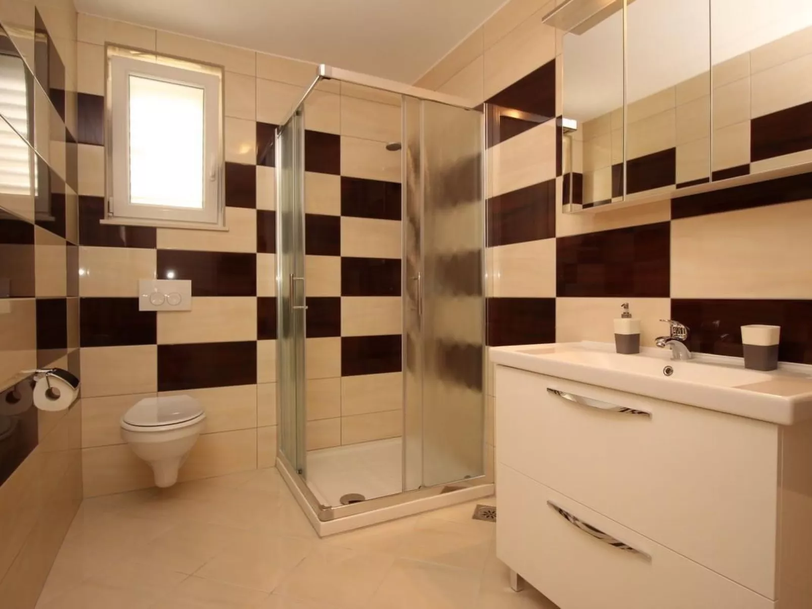 Gorica II A2+2 br.6-Binnen