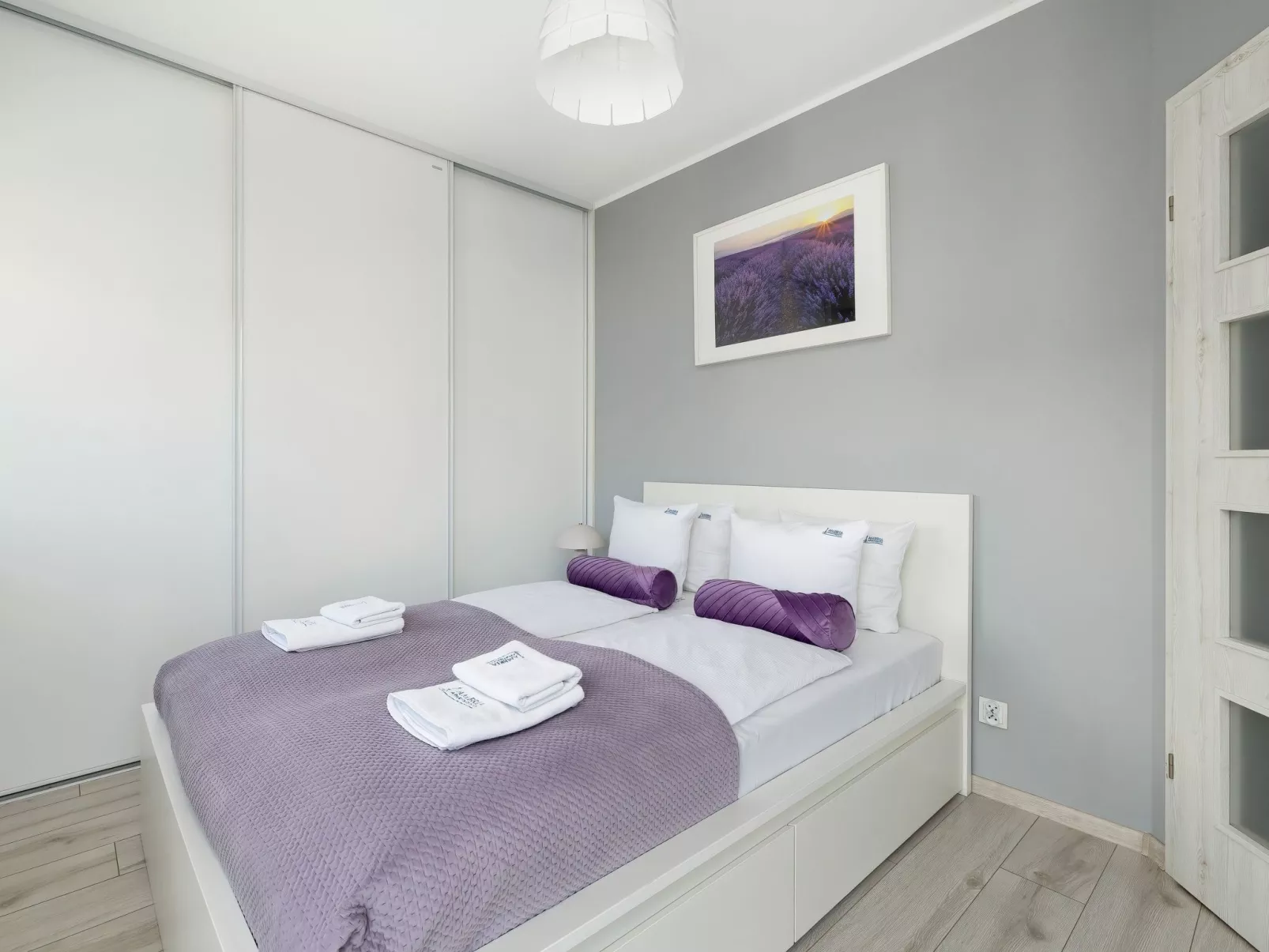 Apartment Ambria III-Image-tags.info