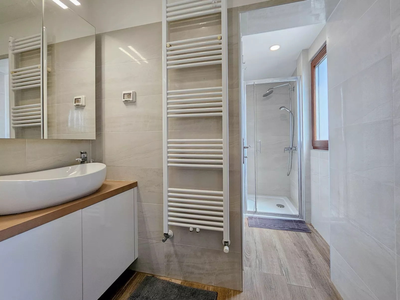 "Lara A4" mit Balkon-Binnen