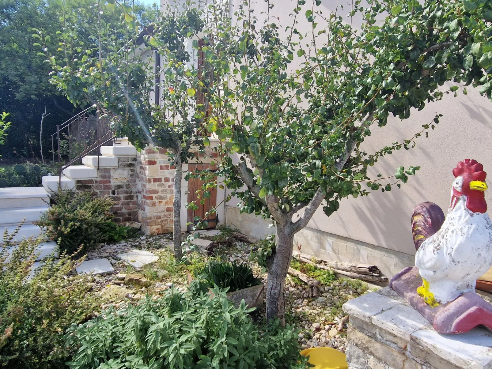 Freistehende Villa mit Garten und privatem Pool-Binnen