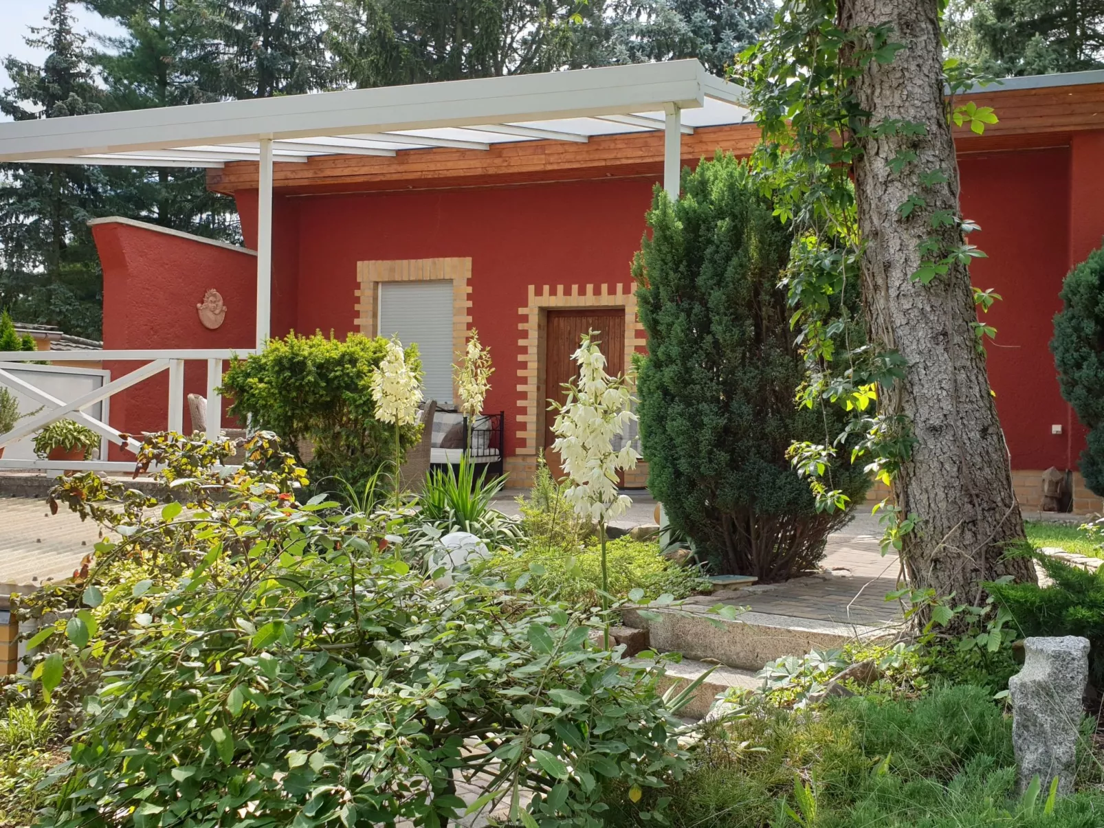 Mit Garten, Grill und Terrasse-Buiten