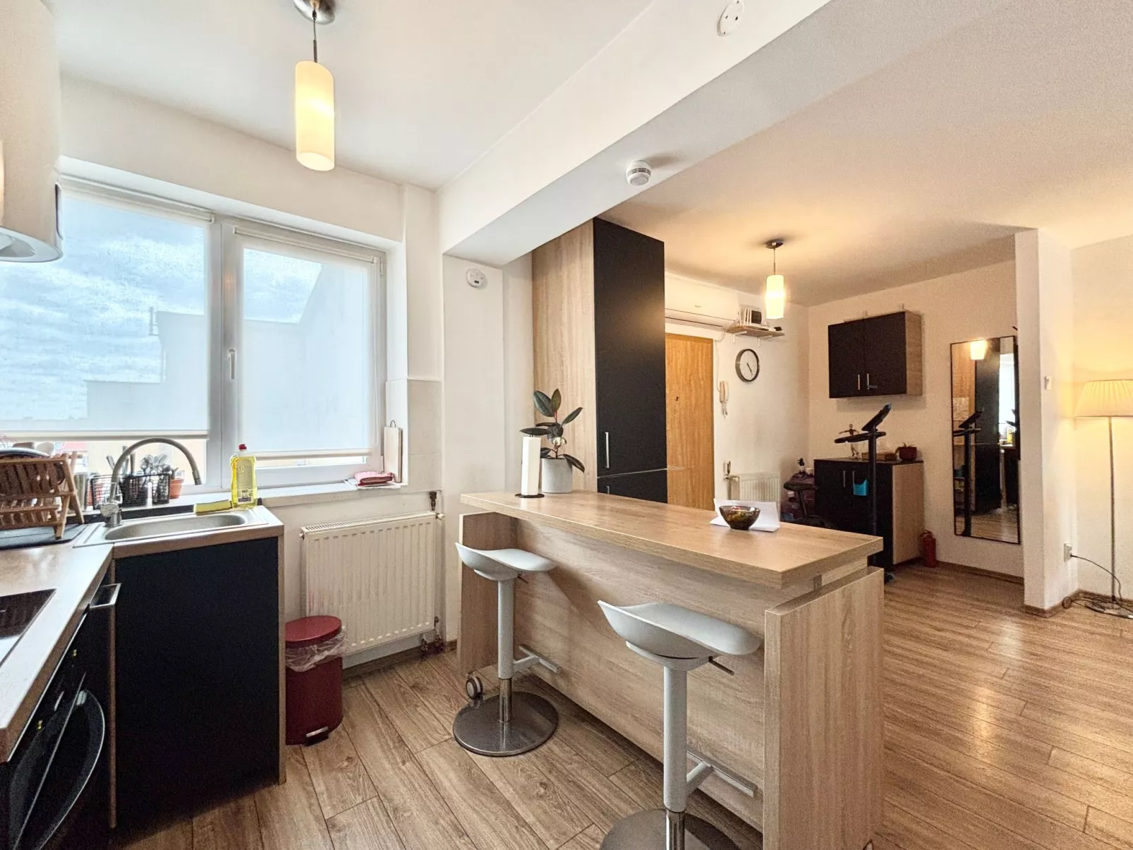 Opera Sunrise zentrale moderne Balkonwohnung-Binnen