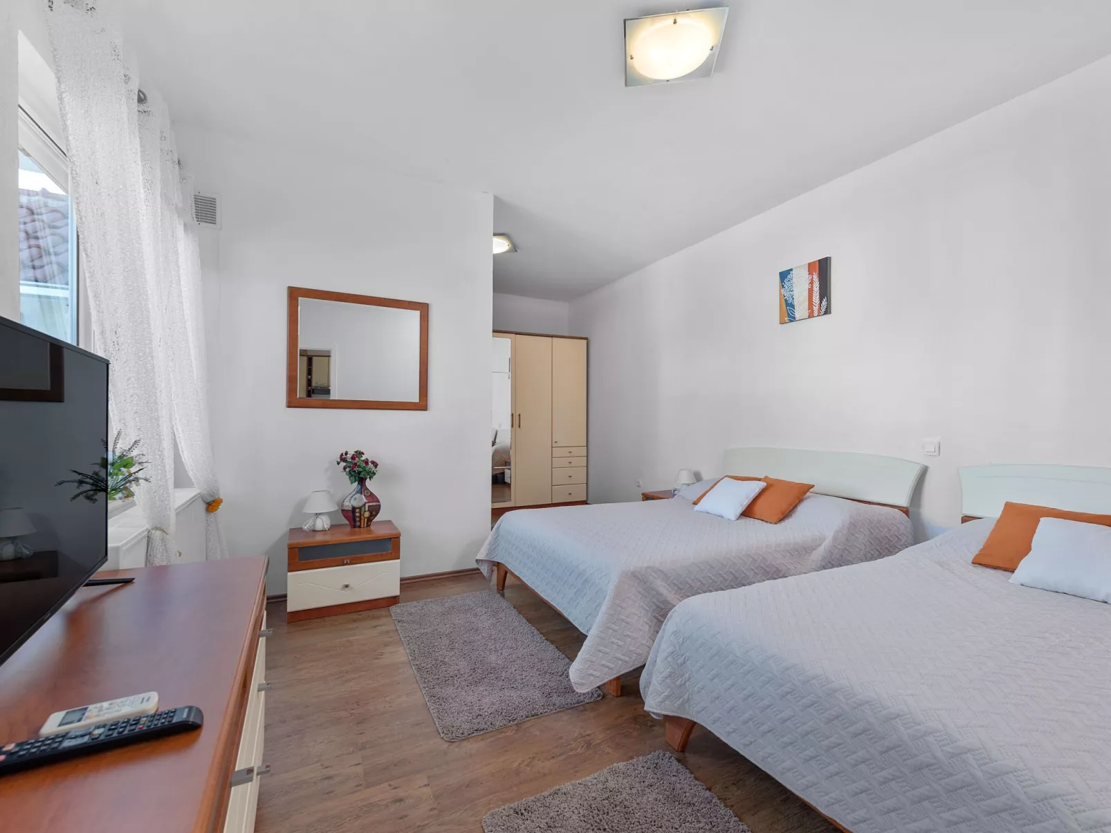 Villa Almas mit Schwimmbad, Fitnessraum, Tennisplatz-Image-tags.info