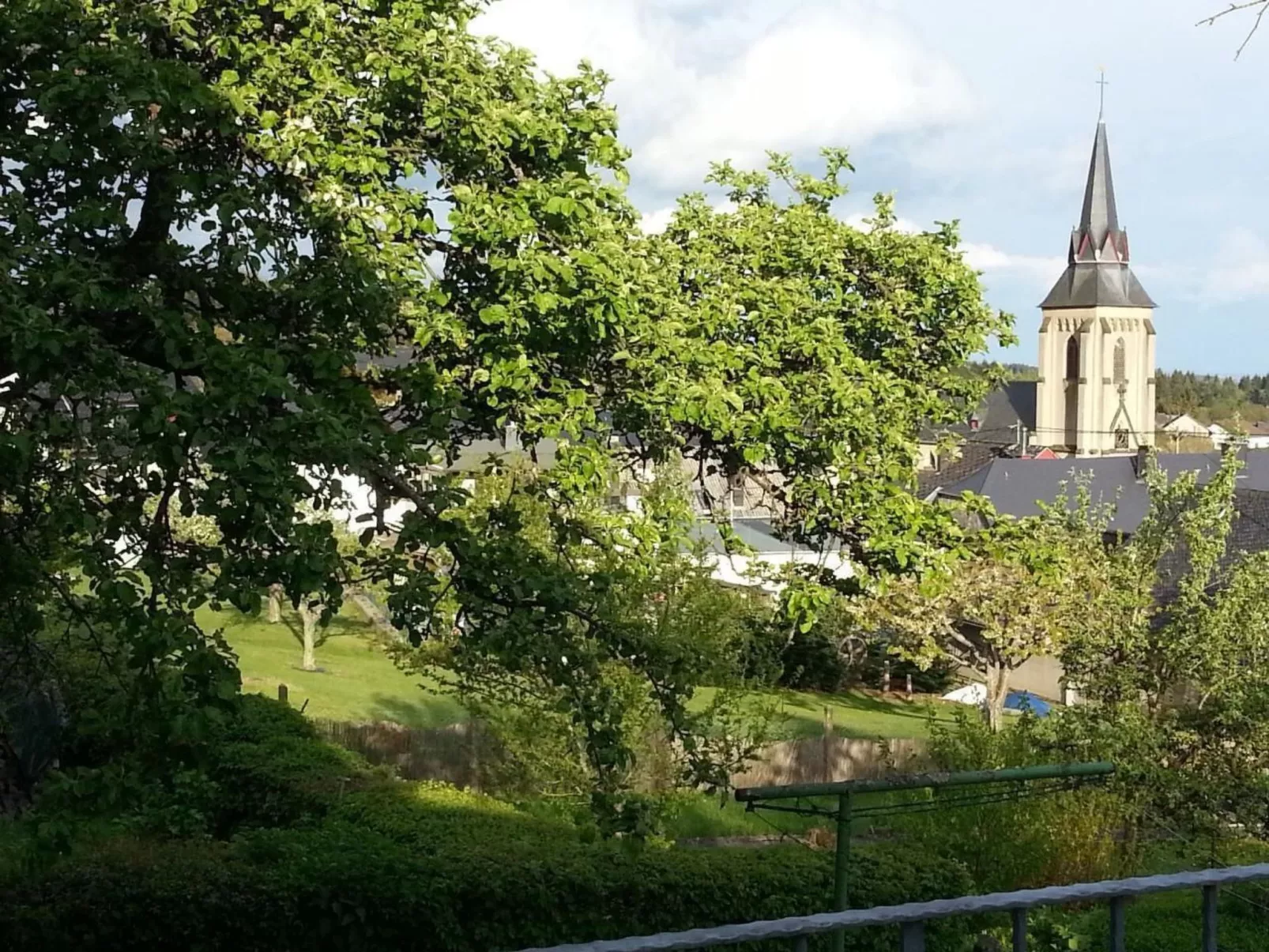 Renovierte Wohnung-Buiten