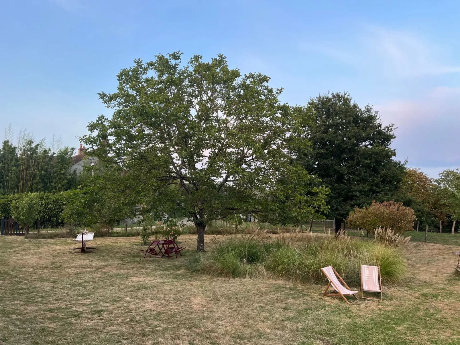 Landhaus mit eingezäuntem Garten-Binnen