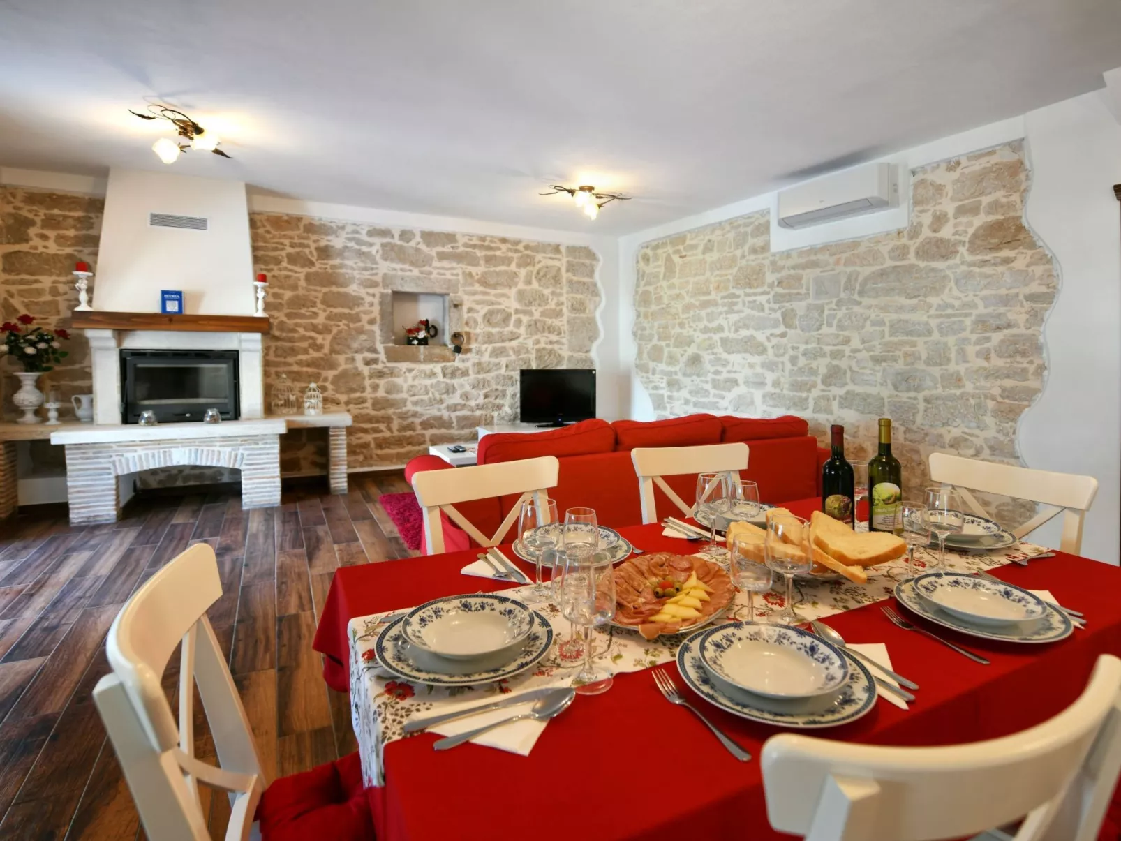 Mit Privatpool für 6 Personen ca. 130 m&sup2; in Markovici, Istrien (Binnenland-Image-tags.info