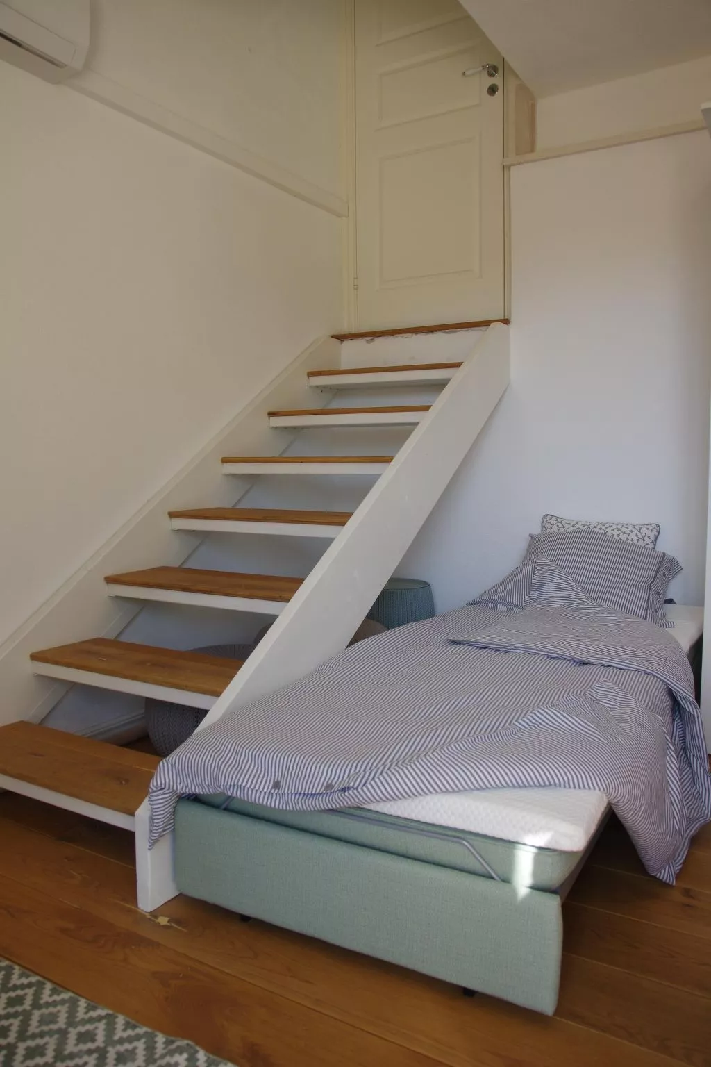 Schönes Ferienhaus mit privatem Pool-Binnen