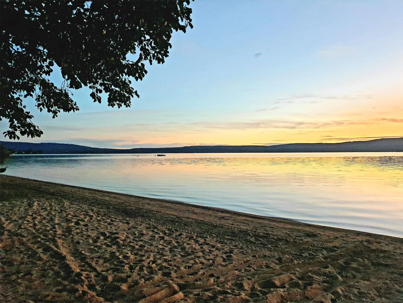 Haus Laura, Radslav-Buiten