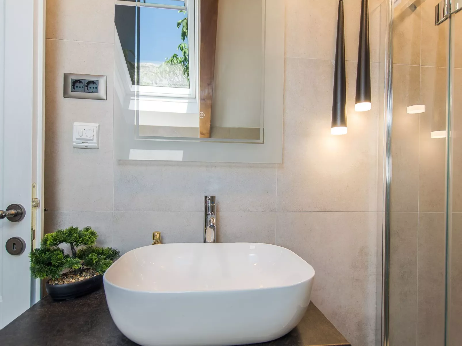 Villa Le Adria - Privater HotTub- Kostenloses Parken am Strand-Image-tags.info