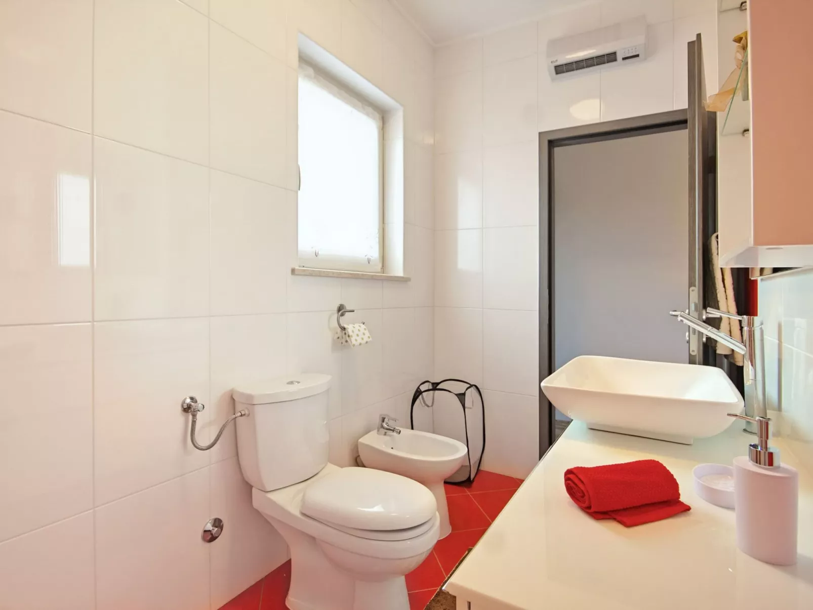 Private Villa mit Panoramablick-Binnen