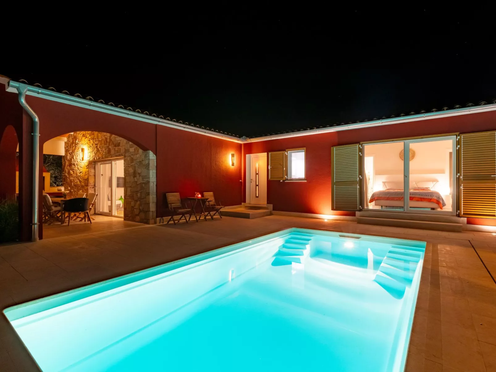 Detailgestaltete Villa mit Pool, Sauna und Hot Tub-Buiten