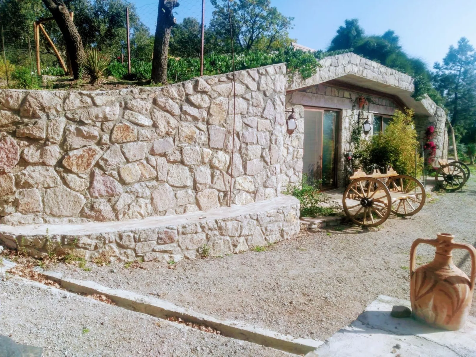 Assos Sivrice Gästehaus-Buiten