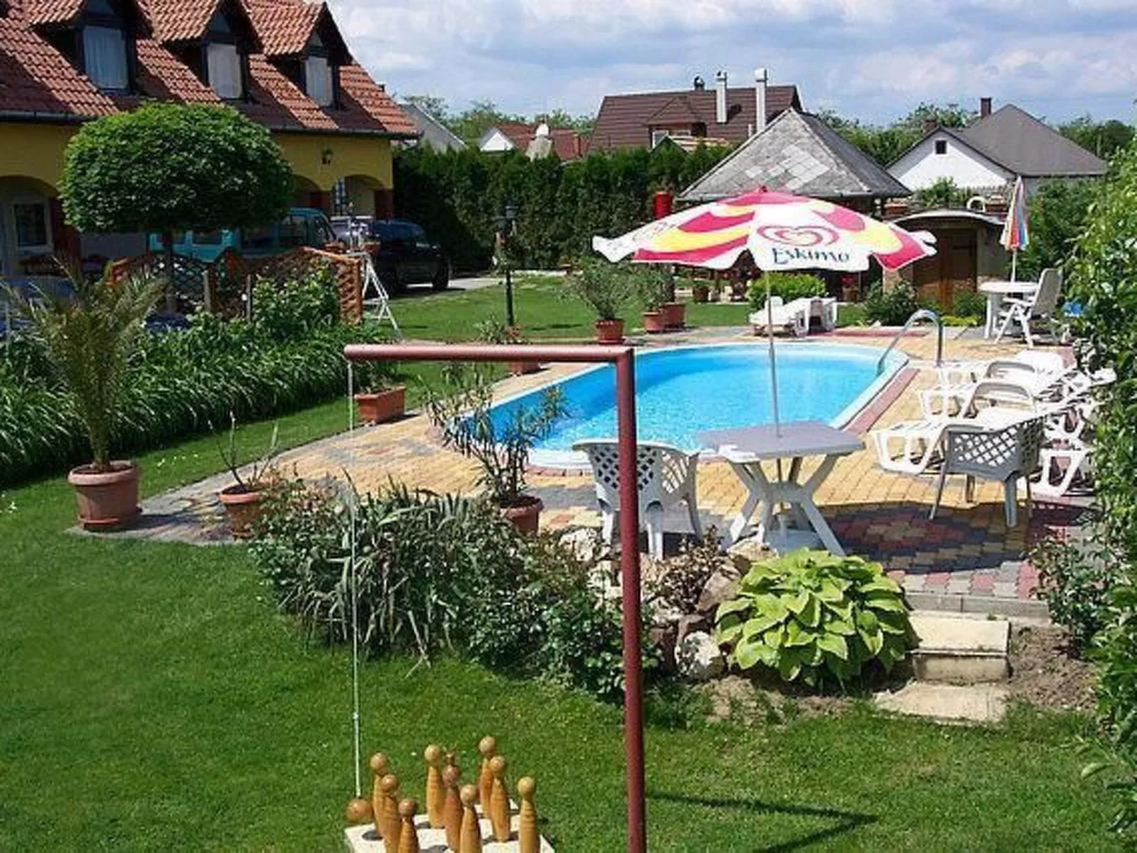 Mit Garten, Terrasse und Grill-Buiten