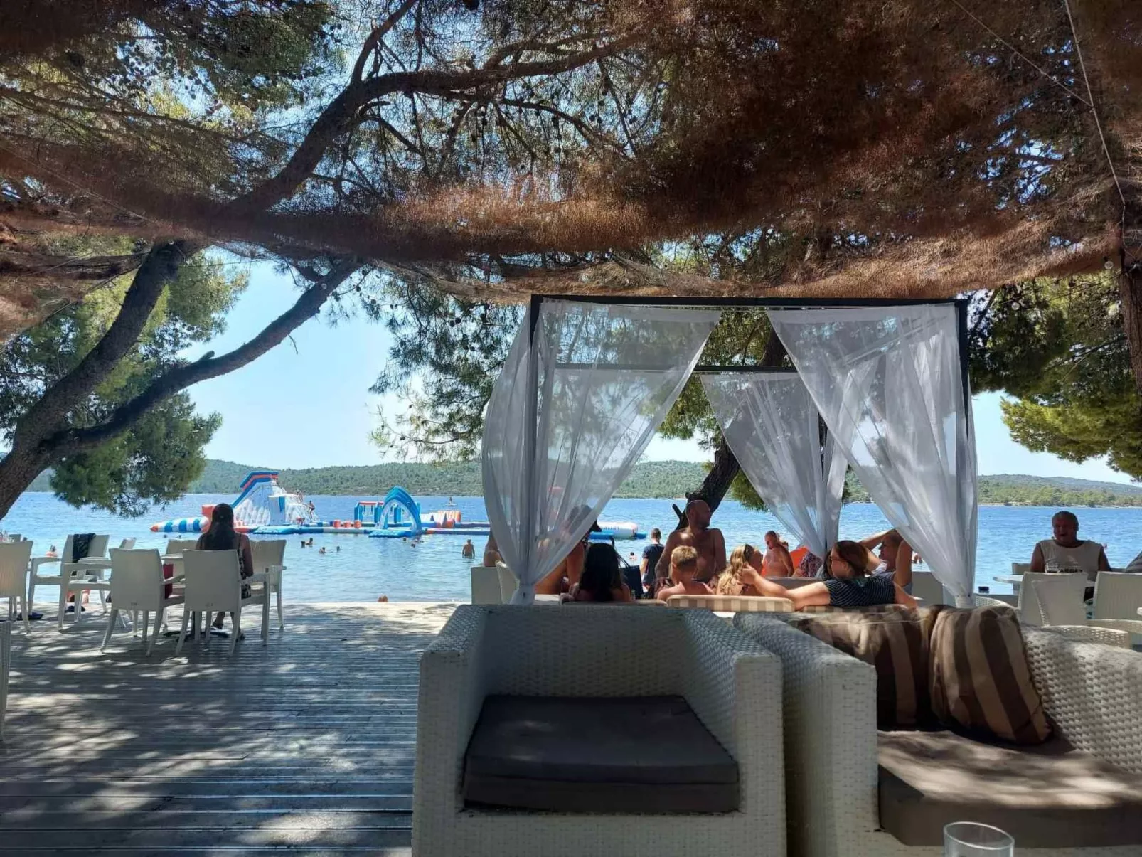 Wohnung in Pirovac mit Terrasse, Garten und Grill-Binnen