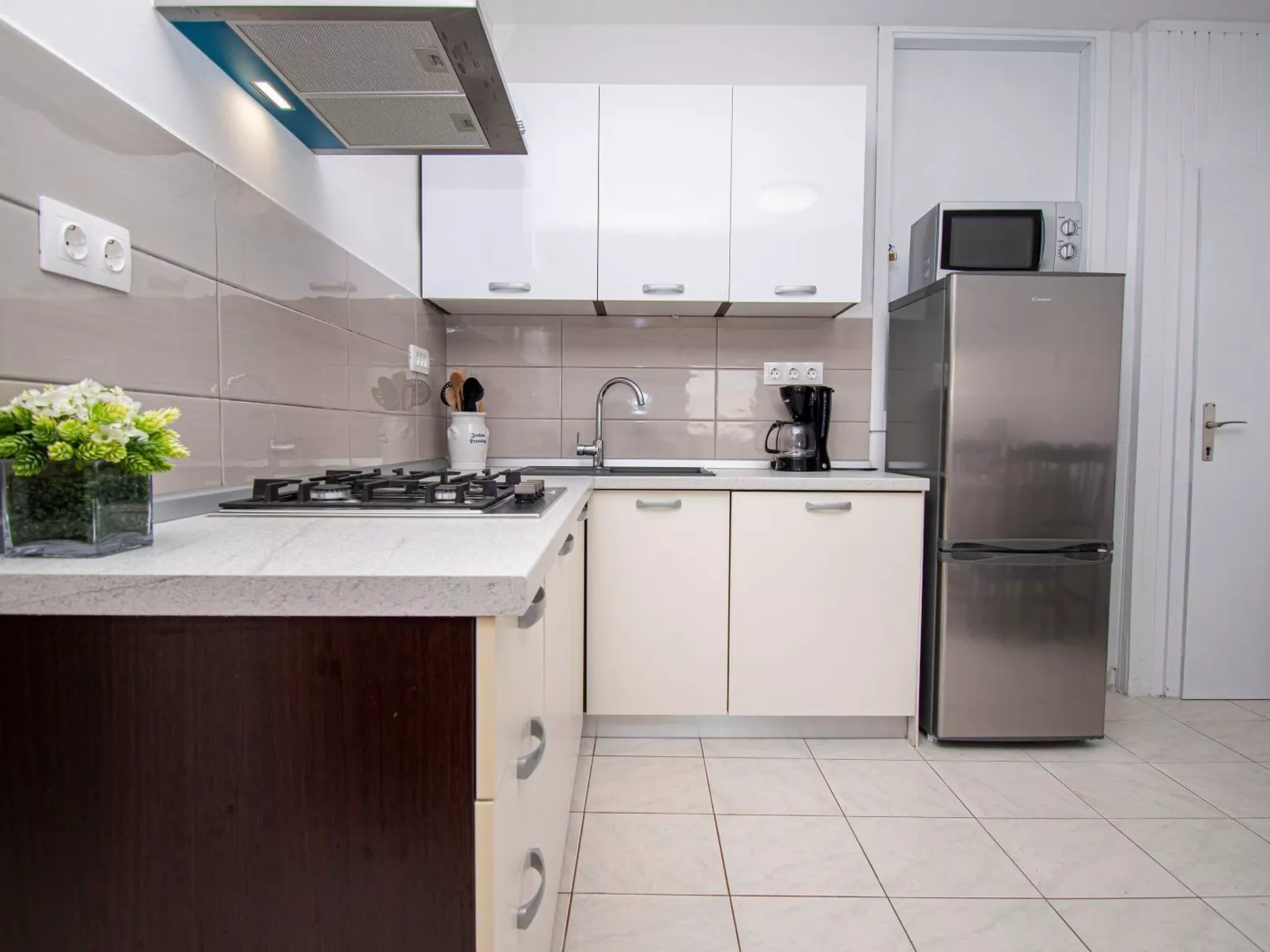 Ruhig und gemütlich 2BR Wohnung in der Nähe des Strandes-Image-tags.info