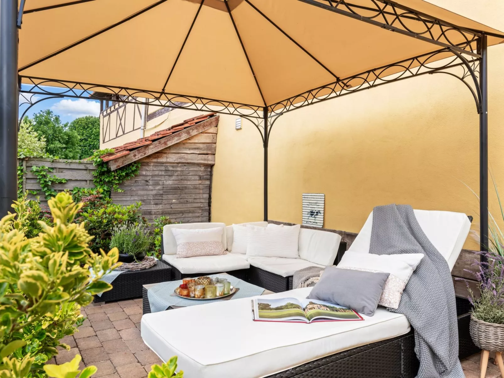 Villa mit Garten, Grill und Terrasse-Binnen