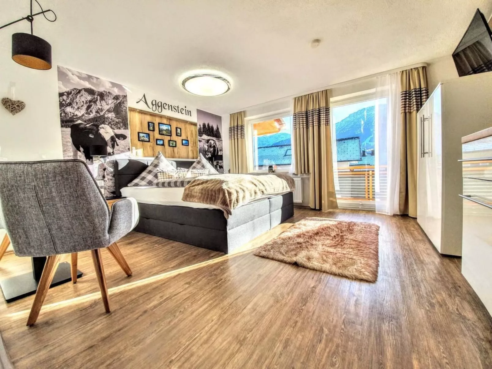 Studio mit Küche, Bad und Süd Balkon und Bergblick