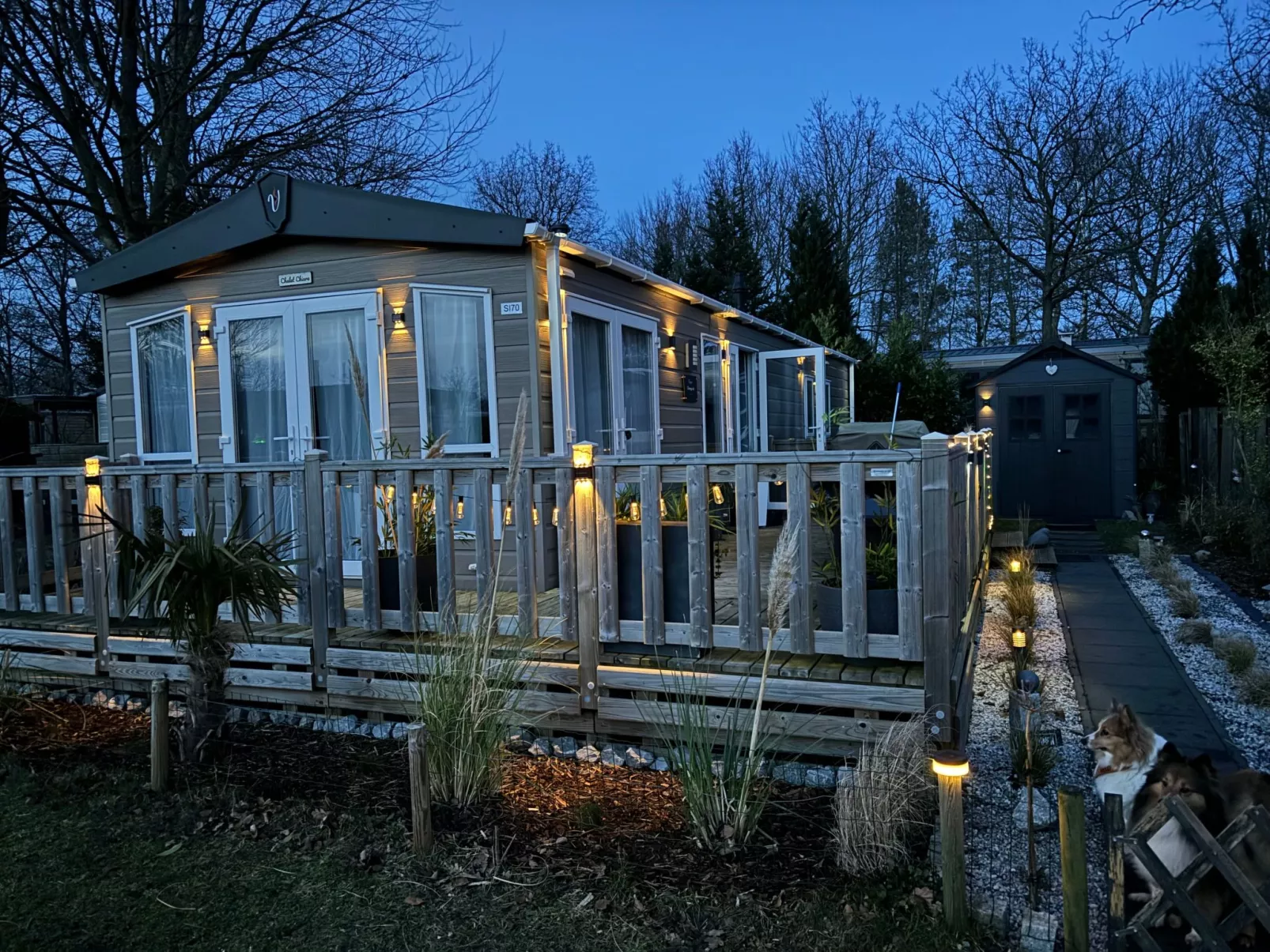 Chalet in Strandnähe-Buiten