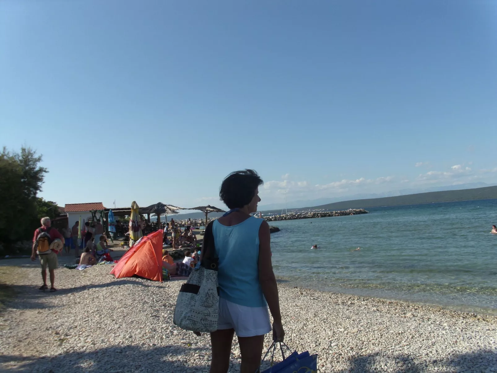 Für sechs Personen mit Terrasse im Erdgeschoss gelegen-Buiten