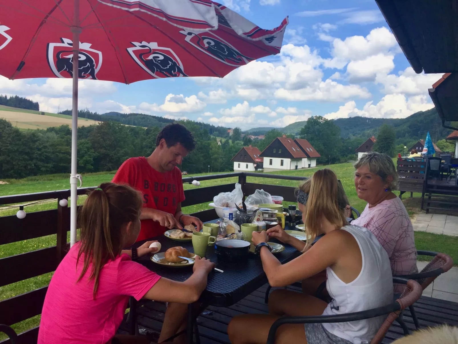 Mit Terrasse - Buiten