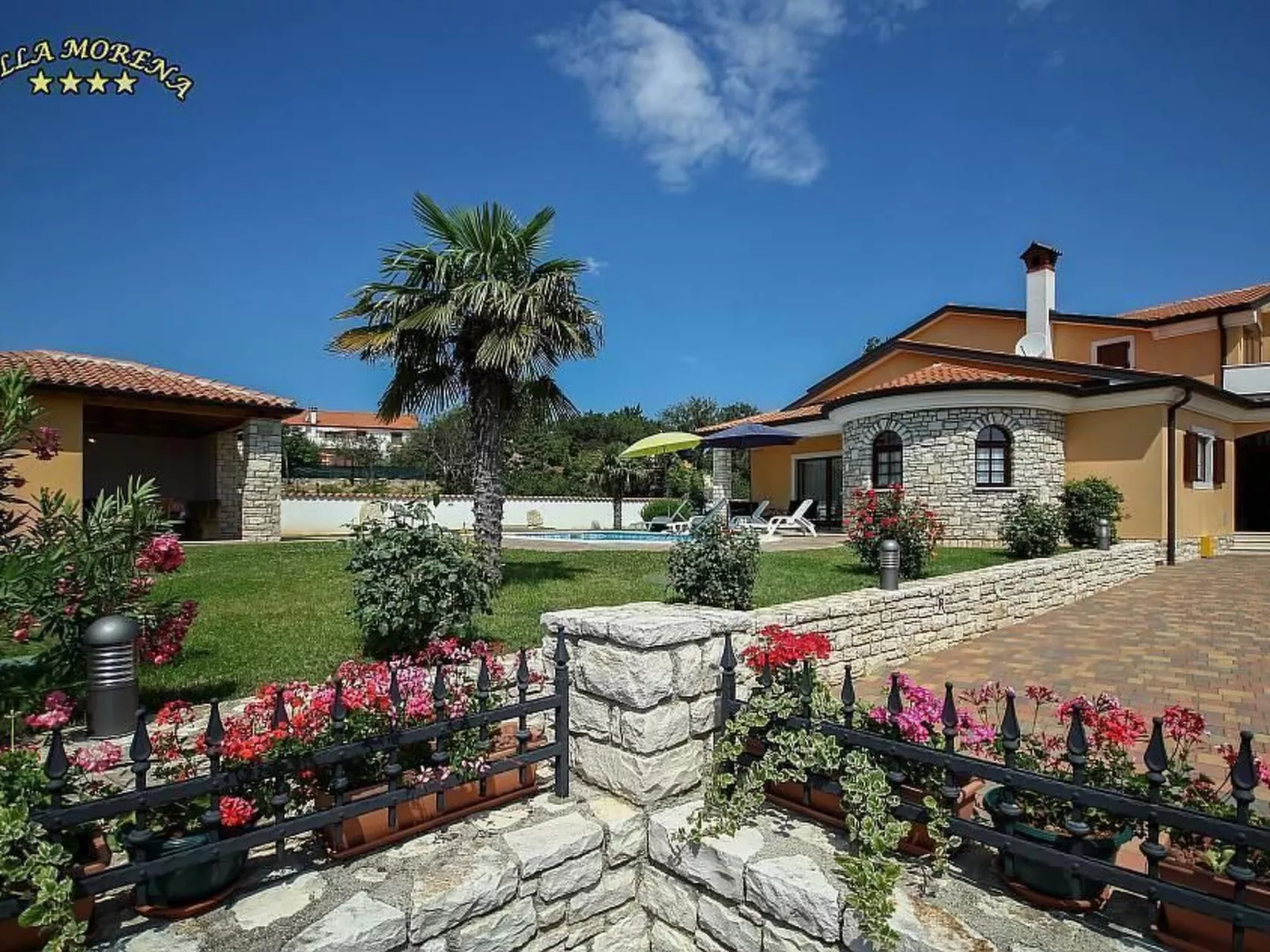 Schöne Ferienvilla Morena mit Pool-Buiten