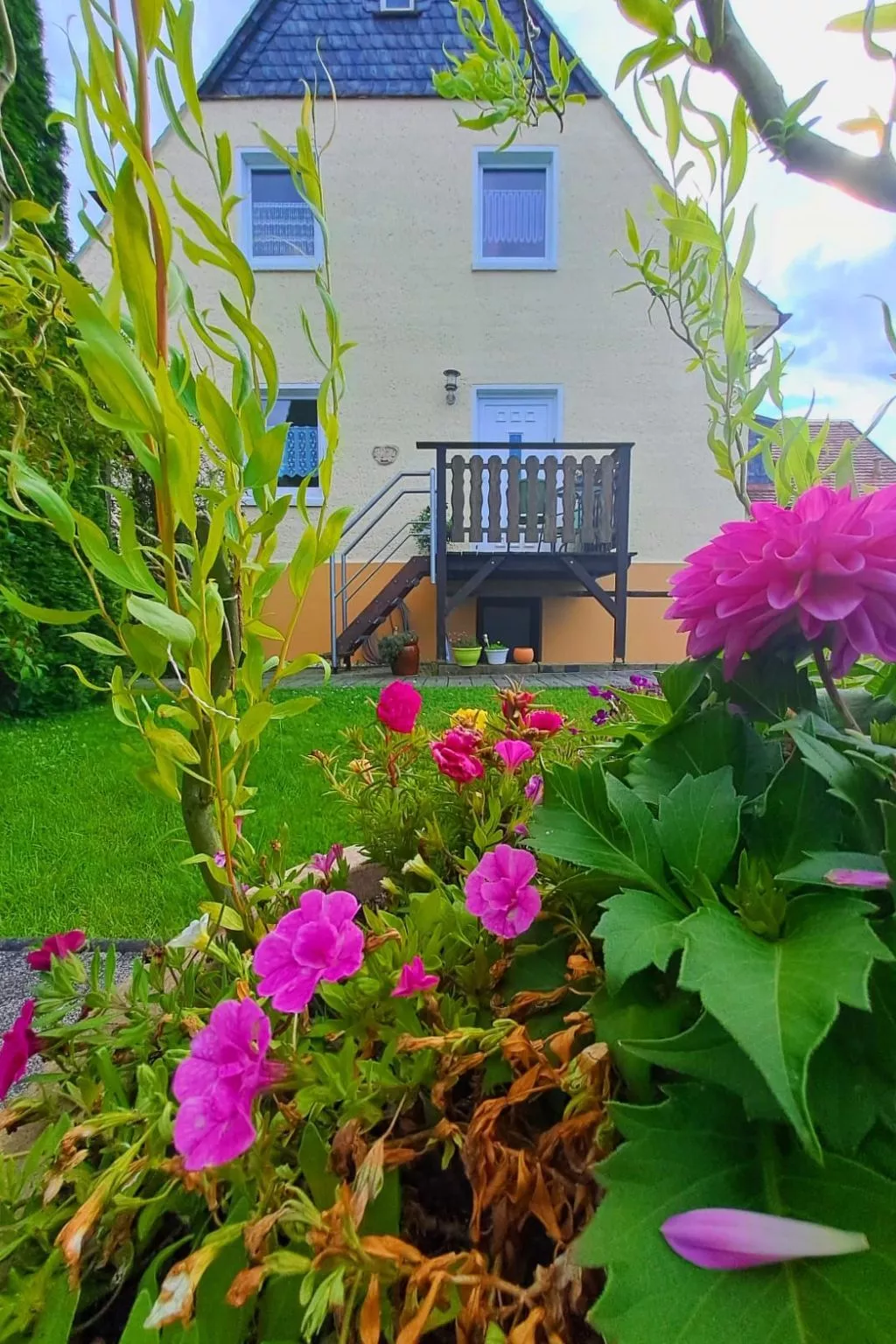 Schöne Ferienwohnung mit Garten und Grill-Buiten