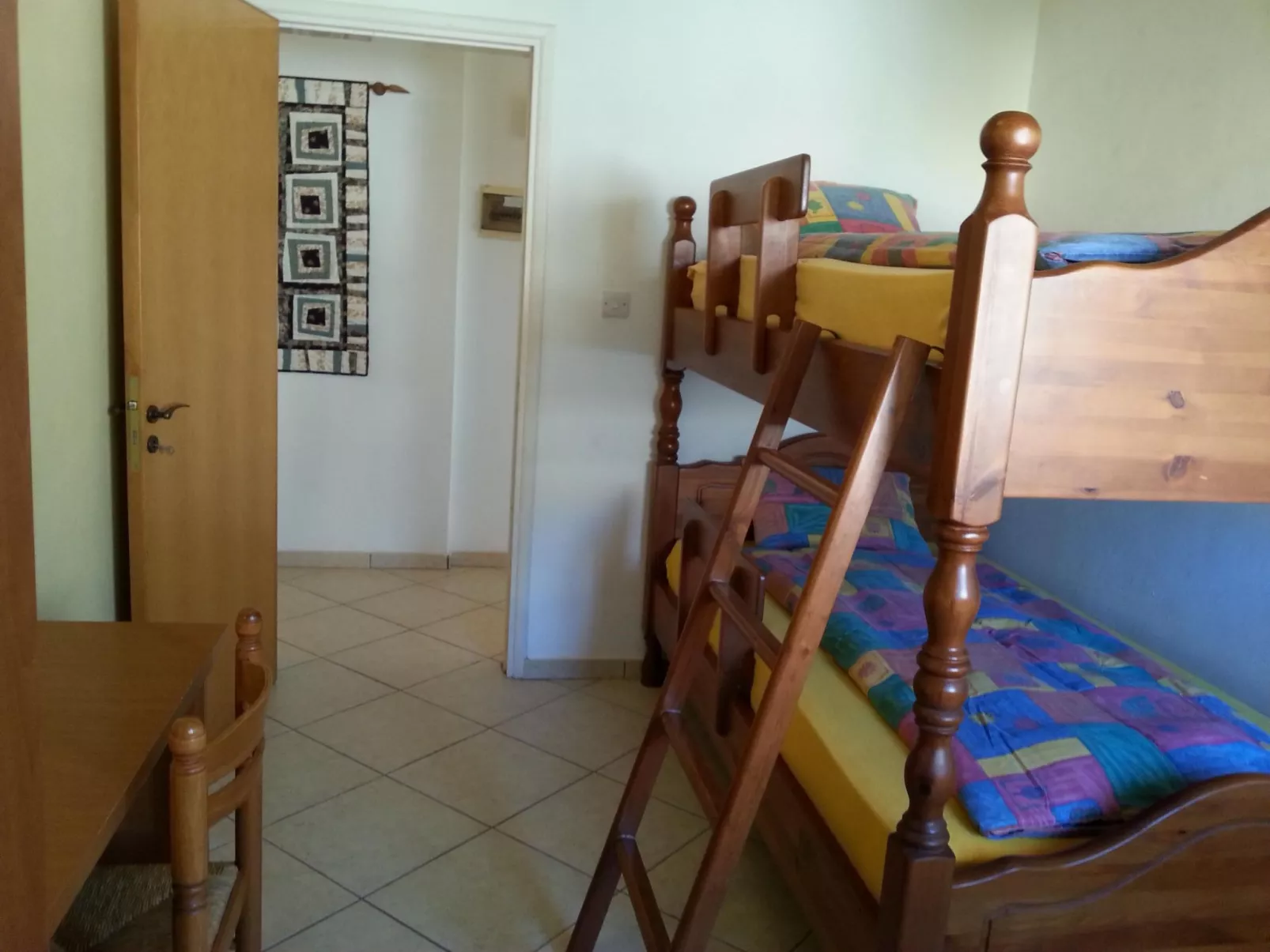 Für fünf Personen mit Balkon-Binnen