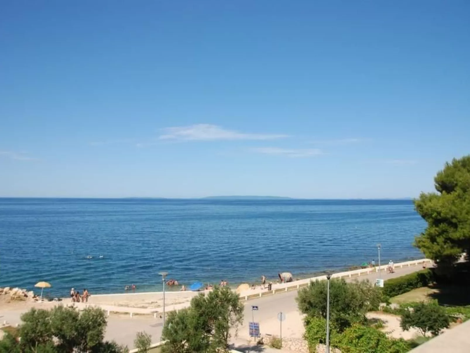 Apartment mit Balkon-Buiten