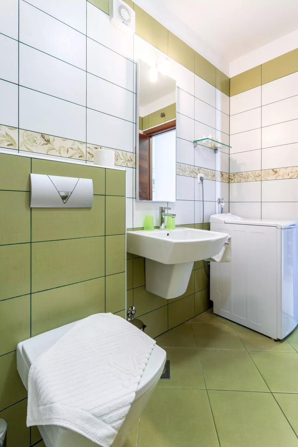 Geräumige Wohnung mit Meerblick vom Sonnenbalkon-Binnen