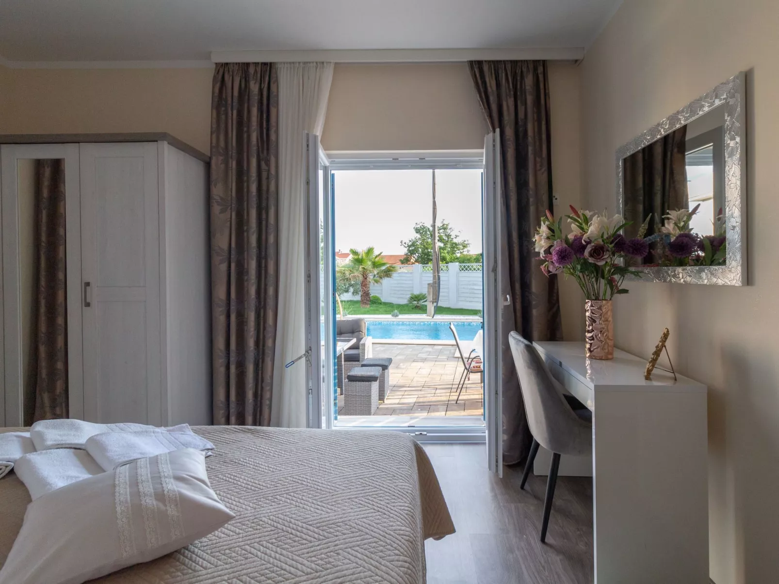 Villa mit Garten, Grill und Terrasse-Image-tags.info