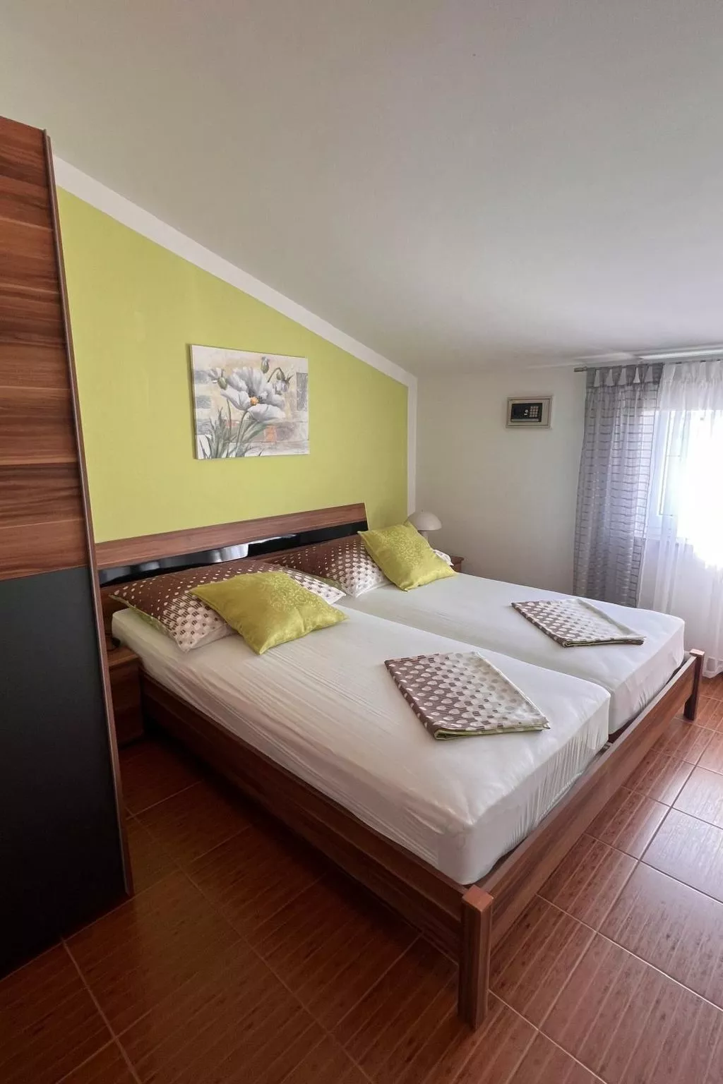 Wohnung "Ivić 2" mit Terrasse-Image-tags.info