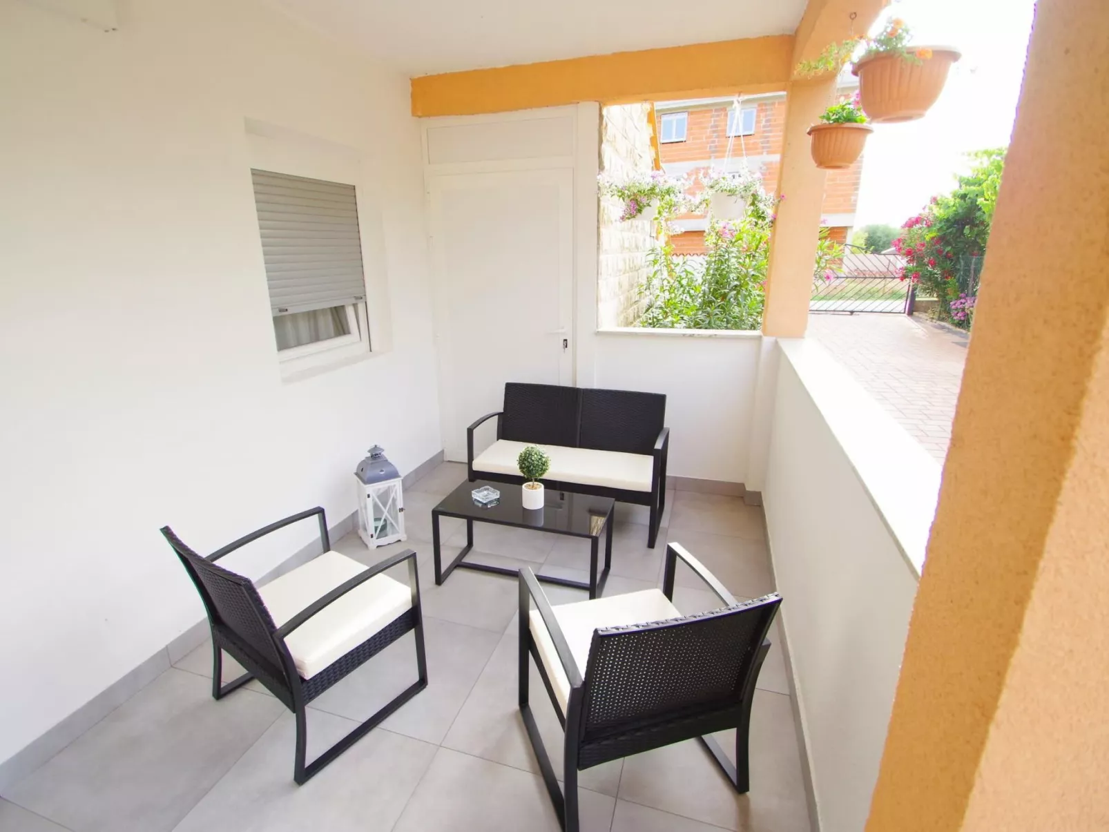 Angenehme Wohnung in Valbandon, Privatparkplatz-Buiten