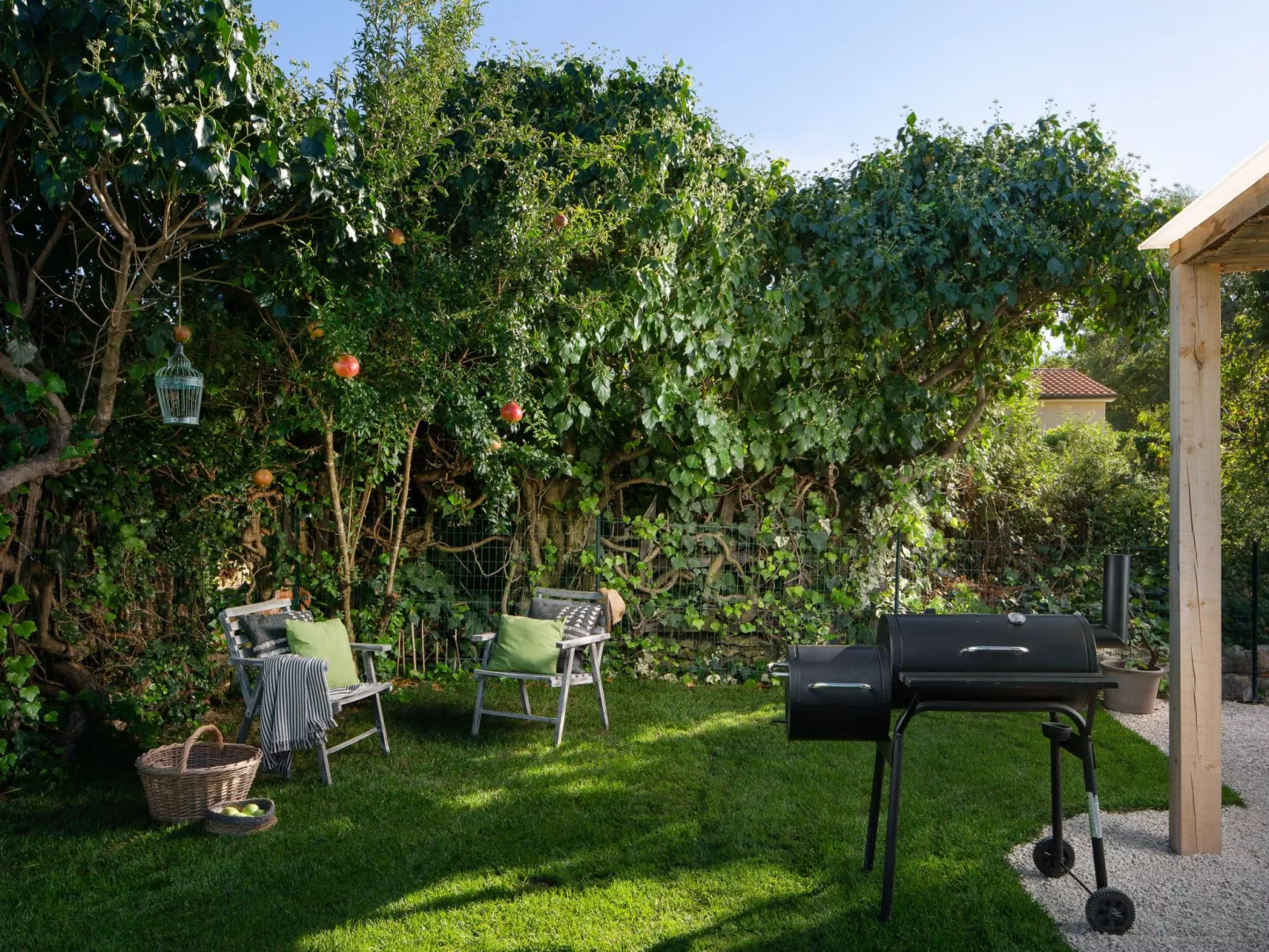 Mit eigenem Pool-Buiten